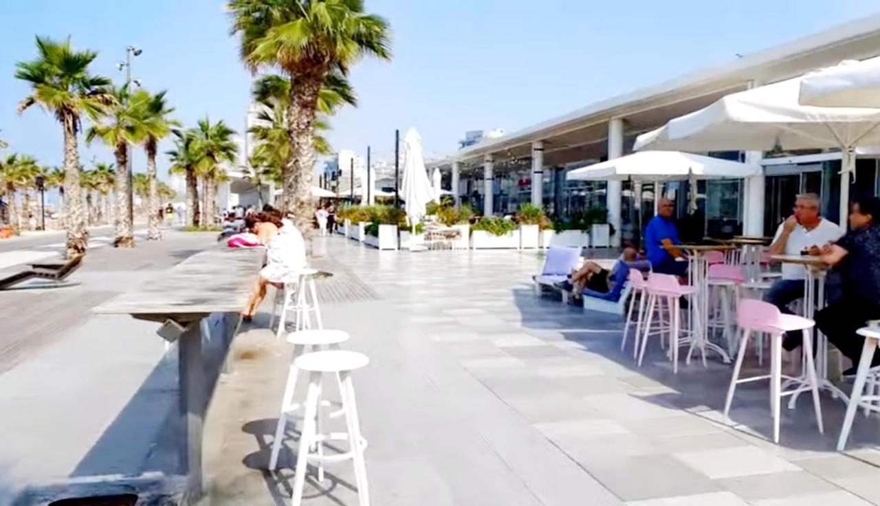 Apart Hotel TLV/Bat Yam Beach Front 1207 Buitenkant foto