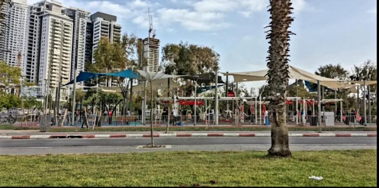 Apart Hotel TLV/Bat Yam Beach Front 1207 Buitenkant foto